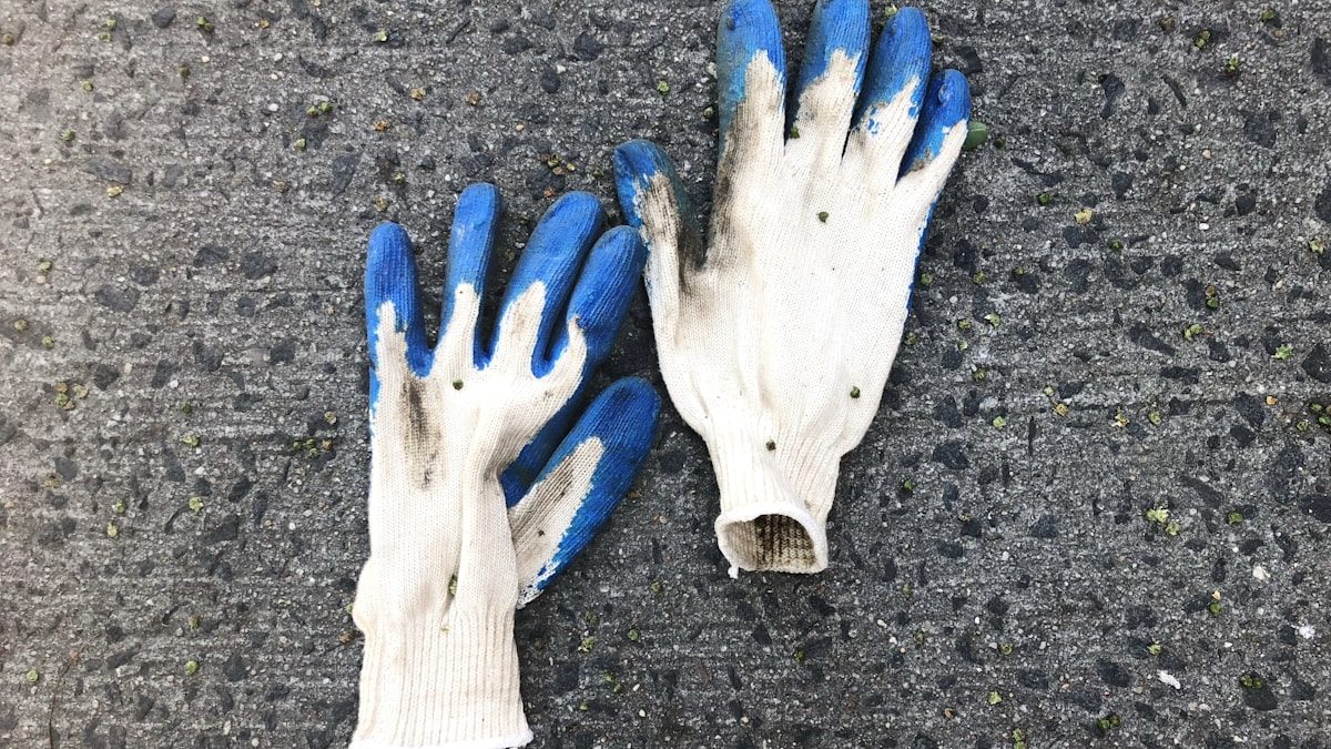 Nitrile coated and latex coated work gloves